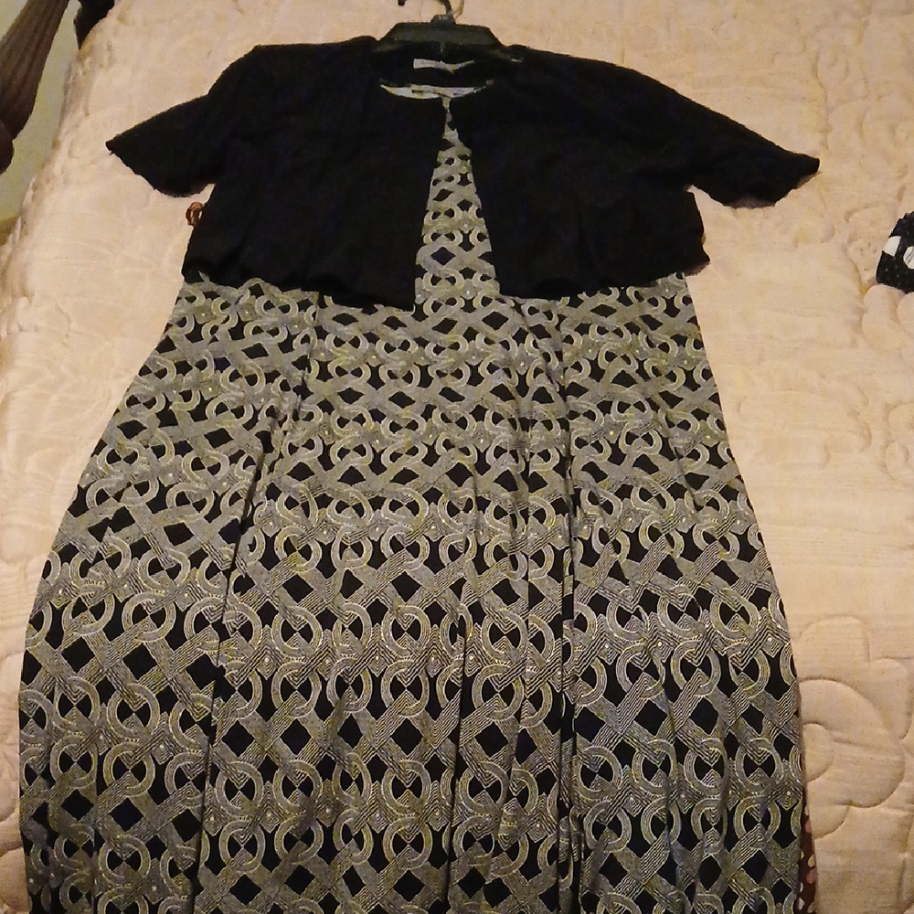 Danny & Nicole Black and White Midi Dress